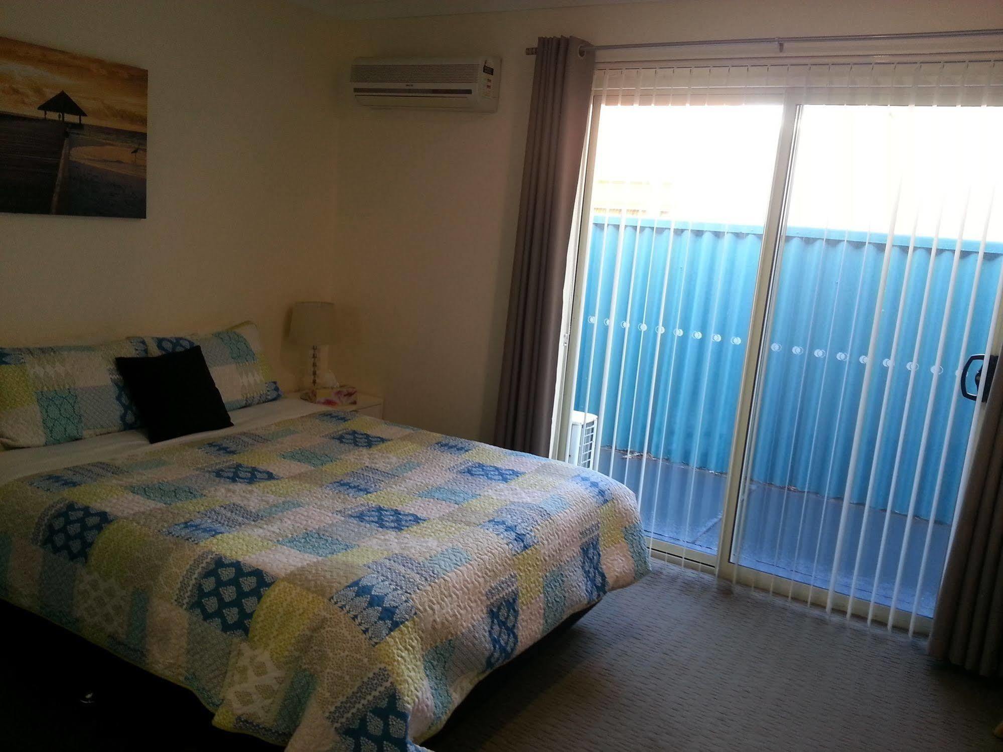 Palm Beach Guest House Rockingham Luaran gambar
